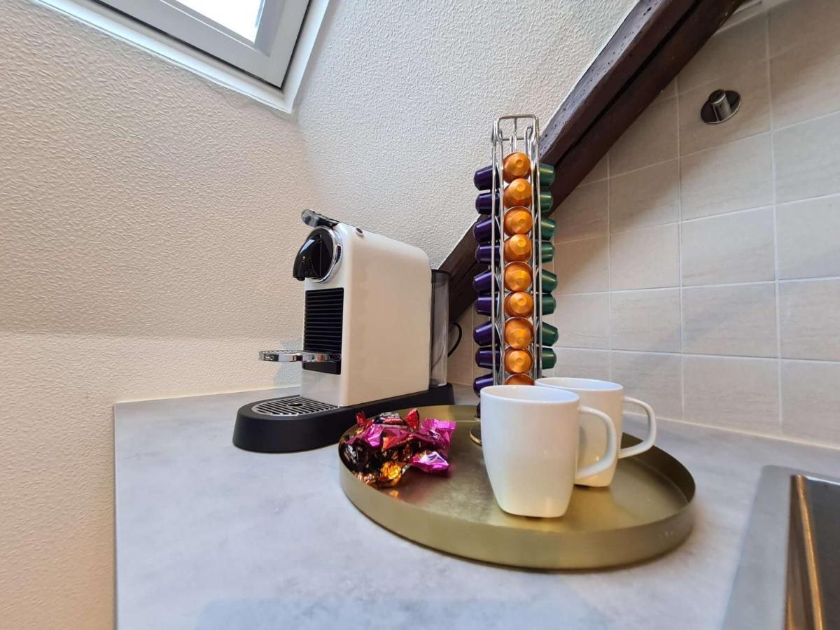 Charming Penthouse Near Center, 2-br, King Bed, Leilighet Stavanger