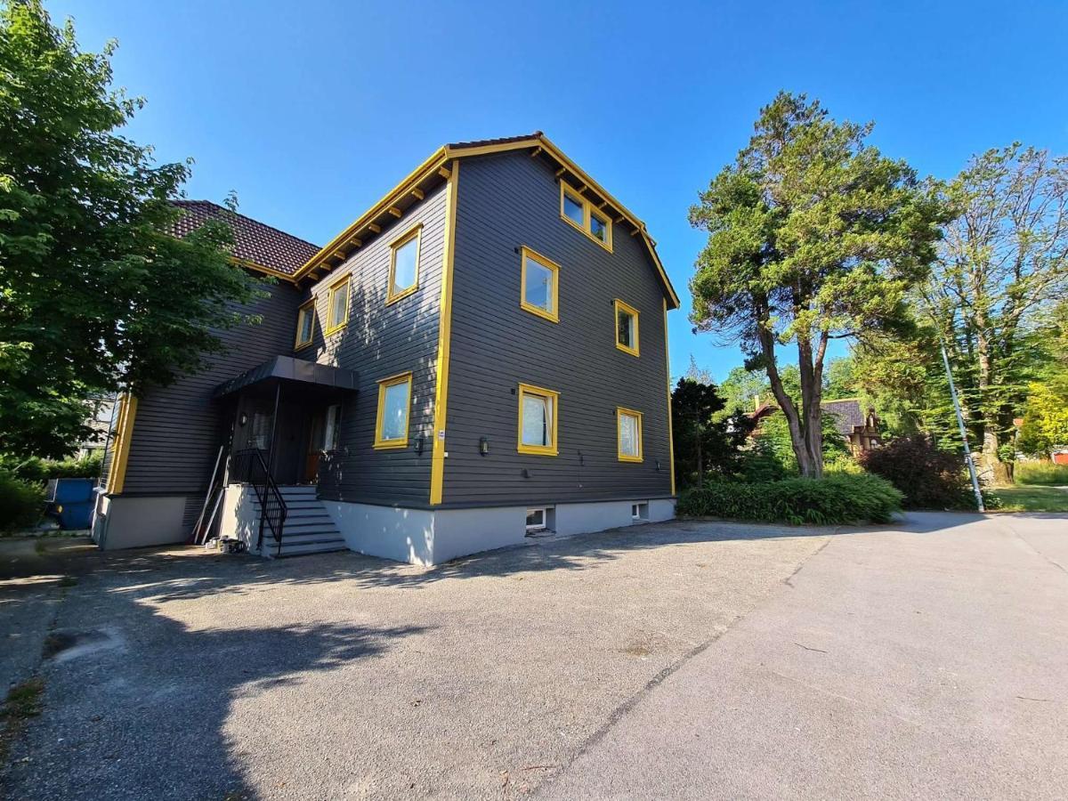 Charming Penthouse Near Center, 2-br, King Bed, * Stavanger